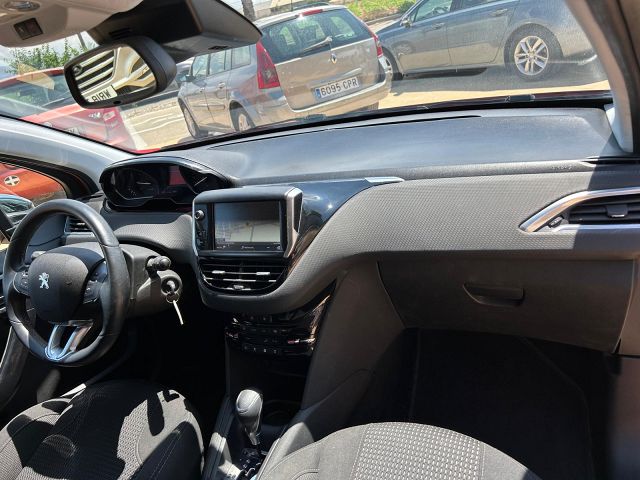 PEUGEOT 208 1.2 E-THP TECH EDITION AUTO SPANISH LHD IN SPAIN 16000 MILES 2019